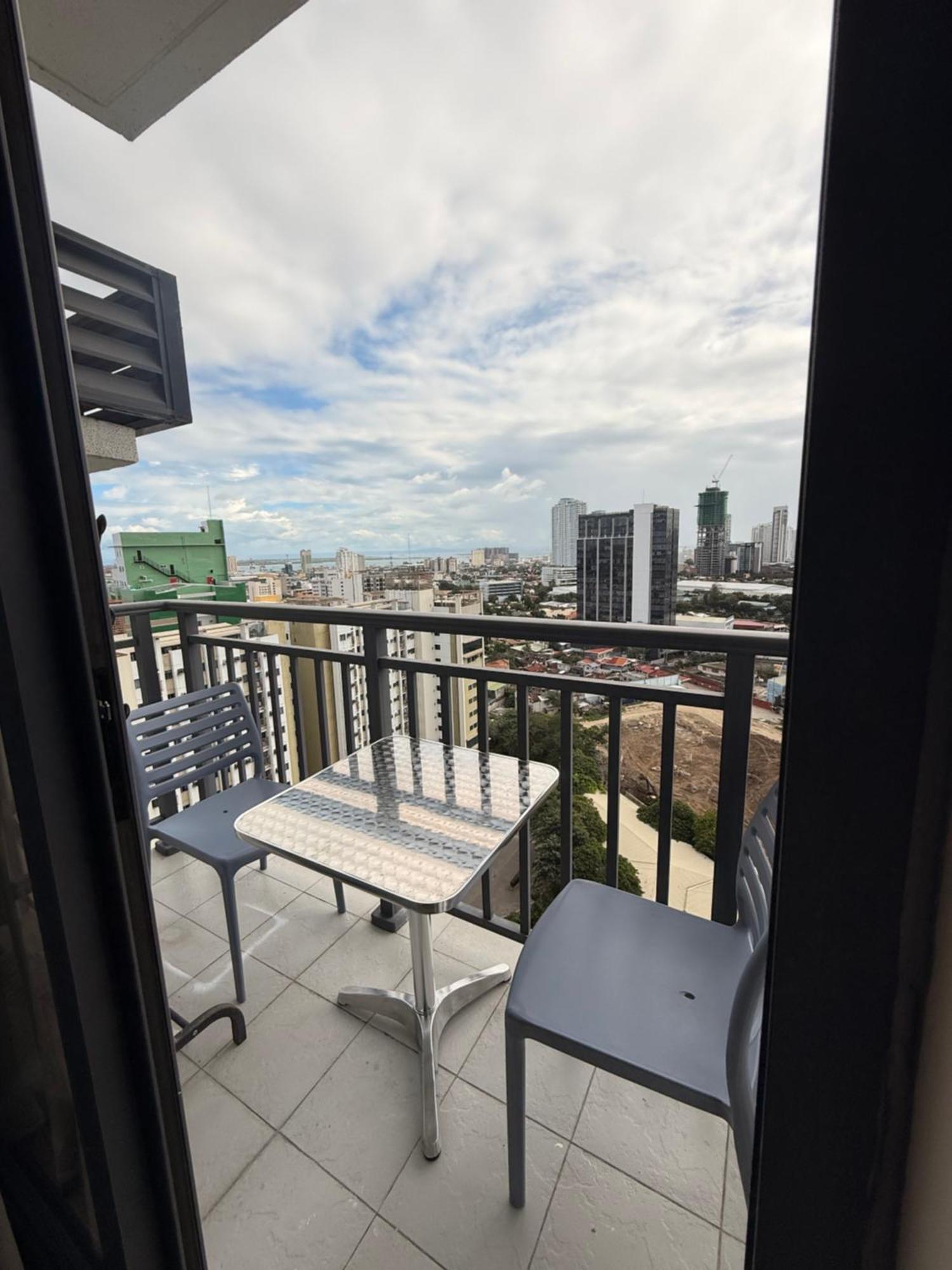 Arlowes At 20F Grand Residences Cebu Zewnętrze zdjęcie